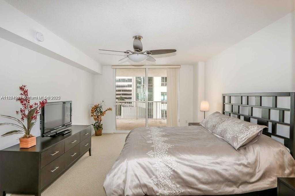 Small Image of 1200 BRICKELL BAY DR #1518, Miami Number 10