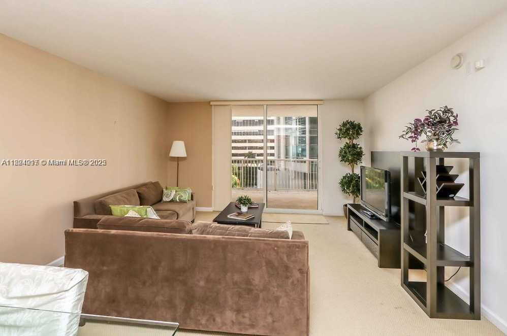 Small Image of 1200 BRICKELL BAY DR #1518, Miami Number 15