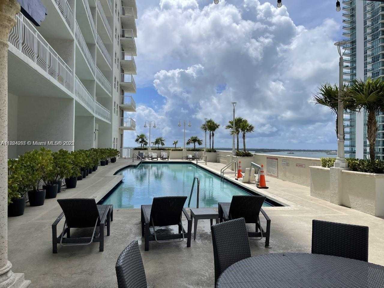Small Image of 1200 BRICKELL BAY DR #1518, Miami Number 18