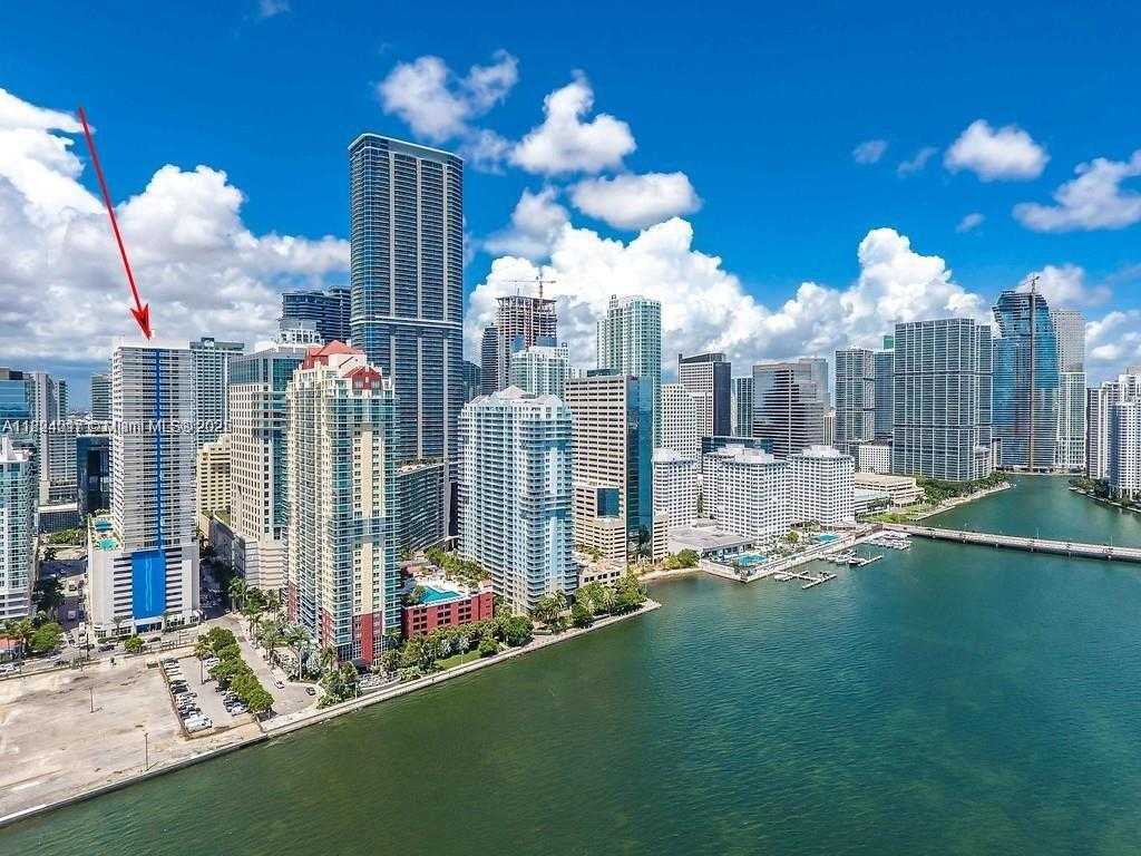 Small Image of 1200 BRICKELL BAY DR #1518, Miami Number 2