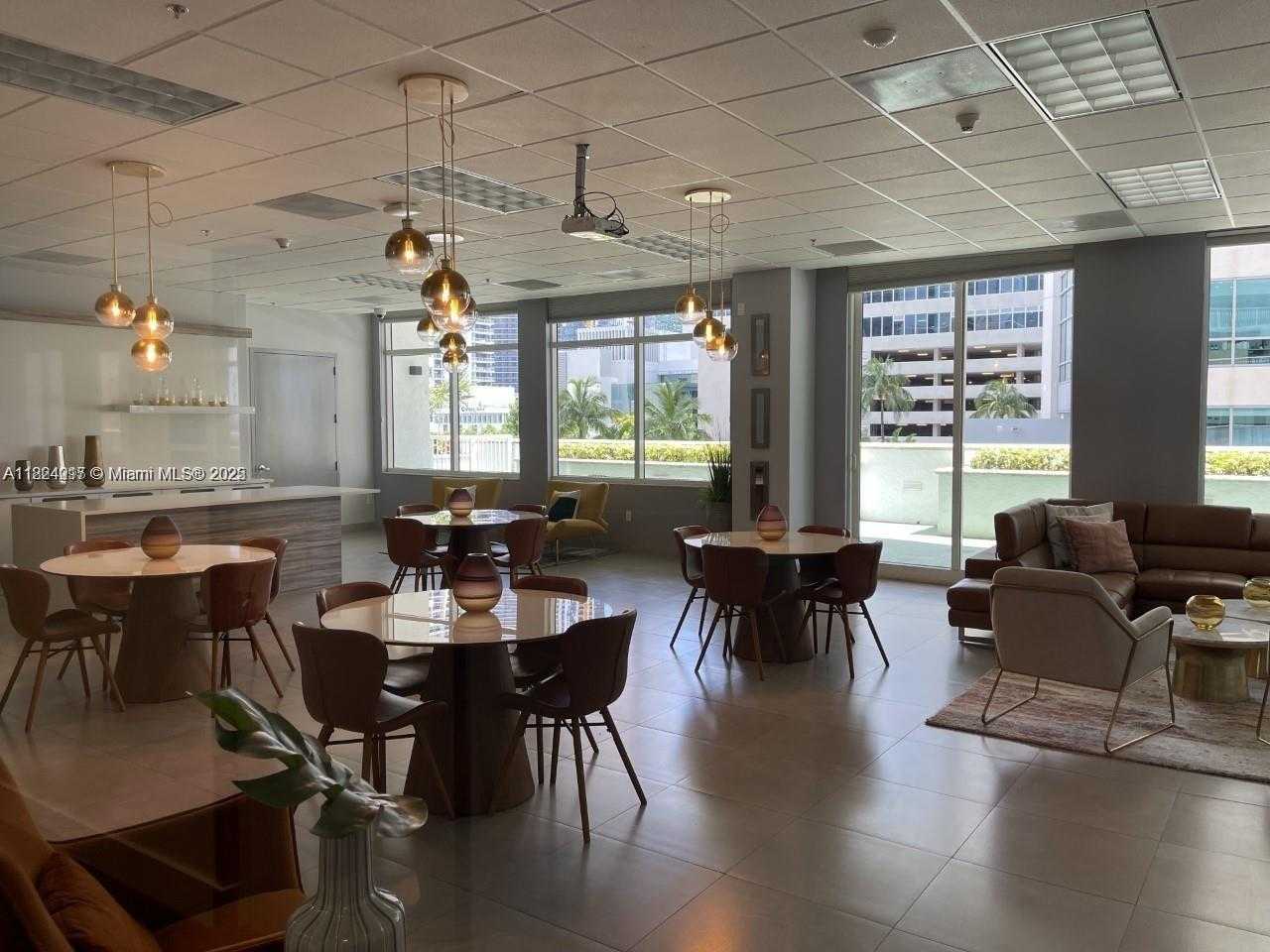 Small Image of 1200 BRICKELL BAY DR #1518, Miami Number 20