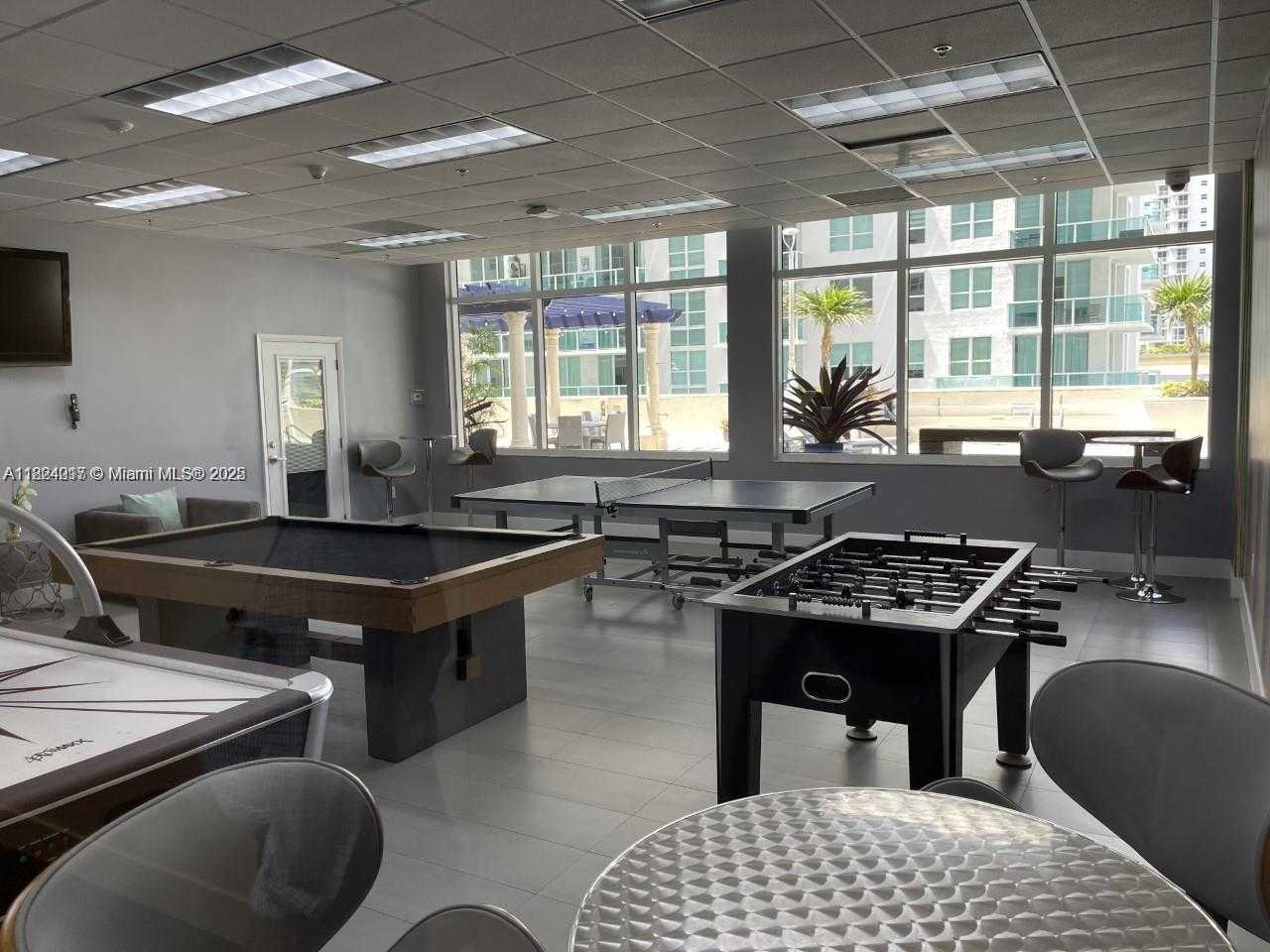 Small Image of 1200 BRICKELL BAY DR #1518, Miami Number 22