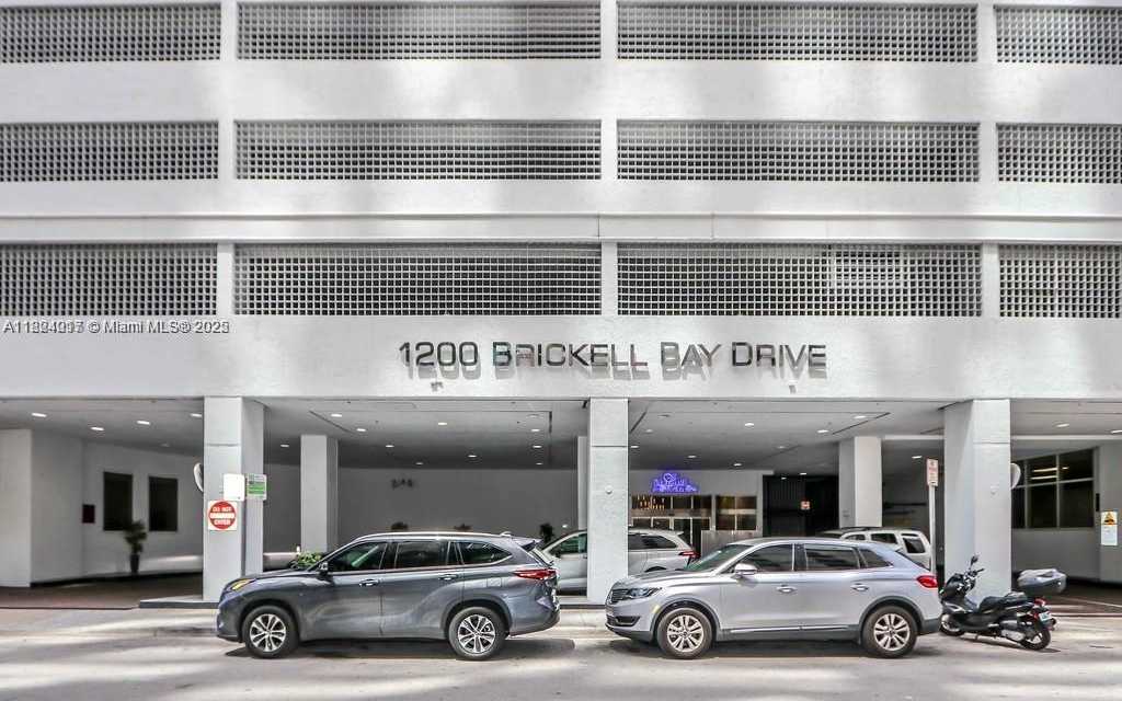 Small Image of 1200 BRICKELL BAY DR #1518, Miami Number 23