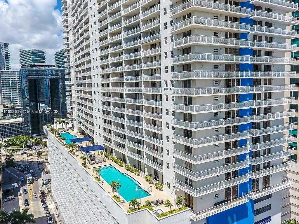 Small Image of 1200 BRICKELL BAY DR #1518, Miami Number 3