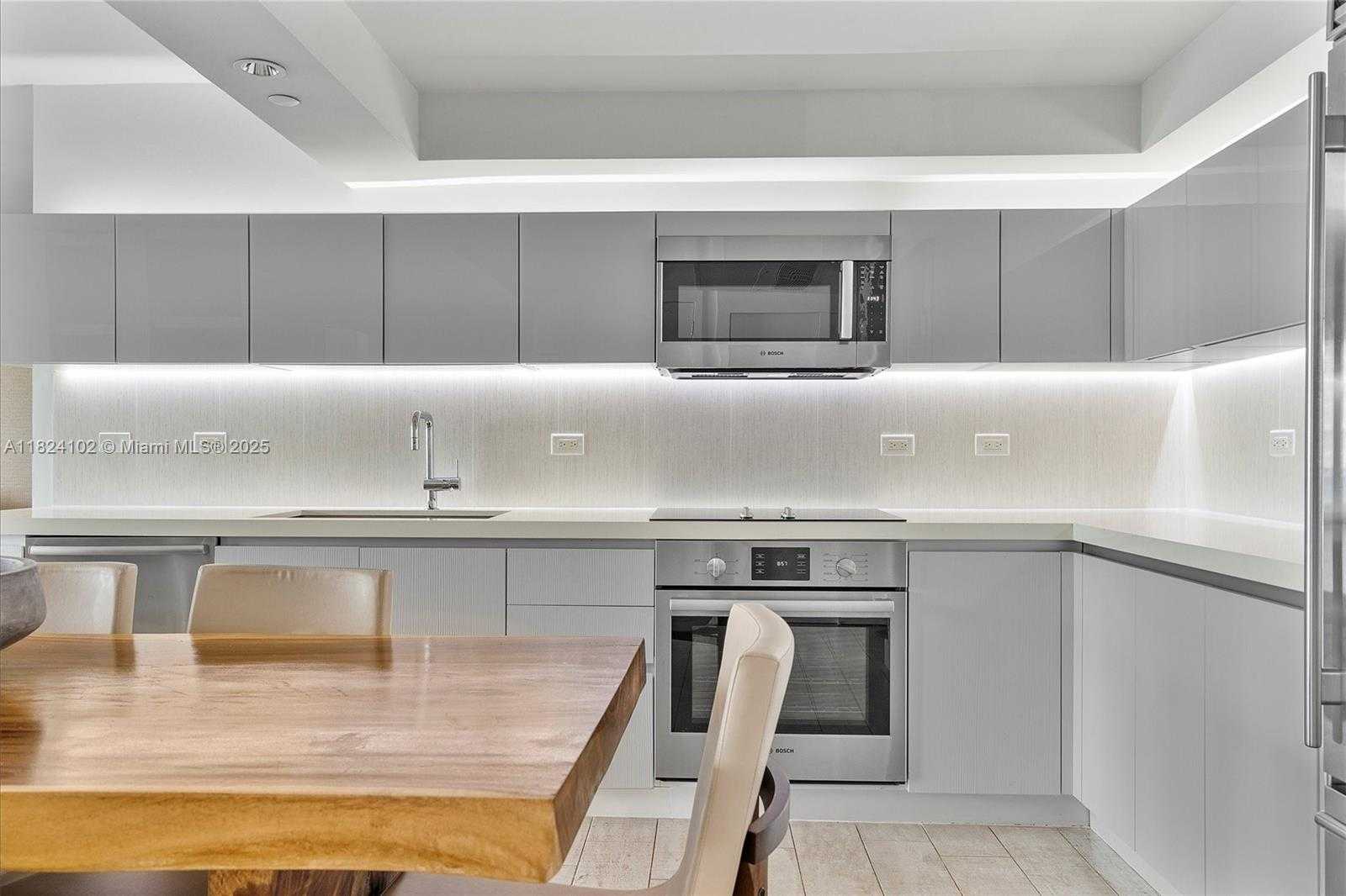 Small Image of 102 24TH ST #1415, Miami Beach Number 16