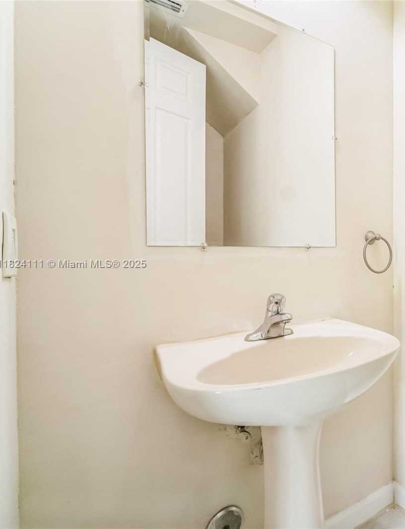 Small Image of 8878 SOUTH WEST 229TH ST, Cutler Bay Number 17