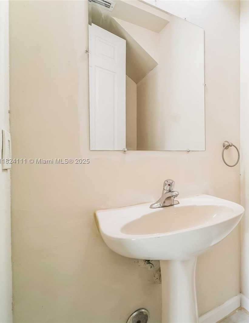 Small Image of 8878 SOUTH WEST 229TH ST, Cutler Bay Number 18