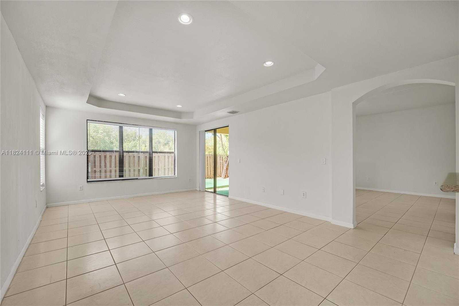 Small Image of 8878 SOUTH WEST 229TH ST, Cutler Bay Number 4