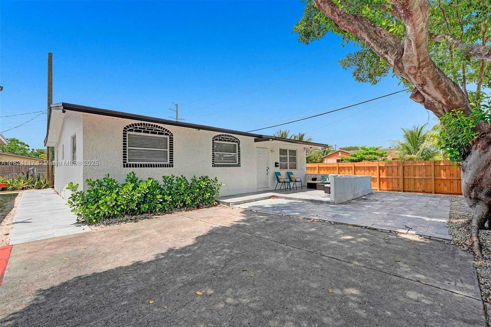 Small Image of 2338 FILLMORE ST #2A, Hollywood Number 2