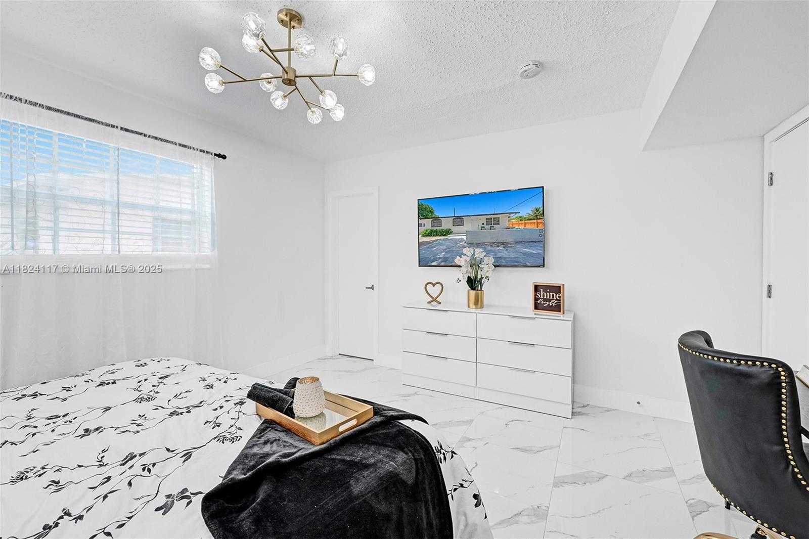 Small Image of 2338 FILLMORE ST #2A, Hollywood Number 22