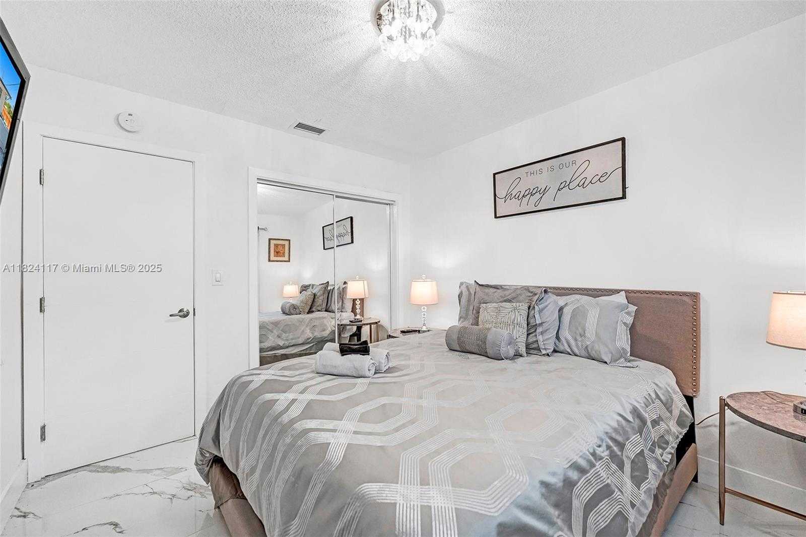 Small Image of 2338 FILLMORE ST #2A, Hollywood Number 24
