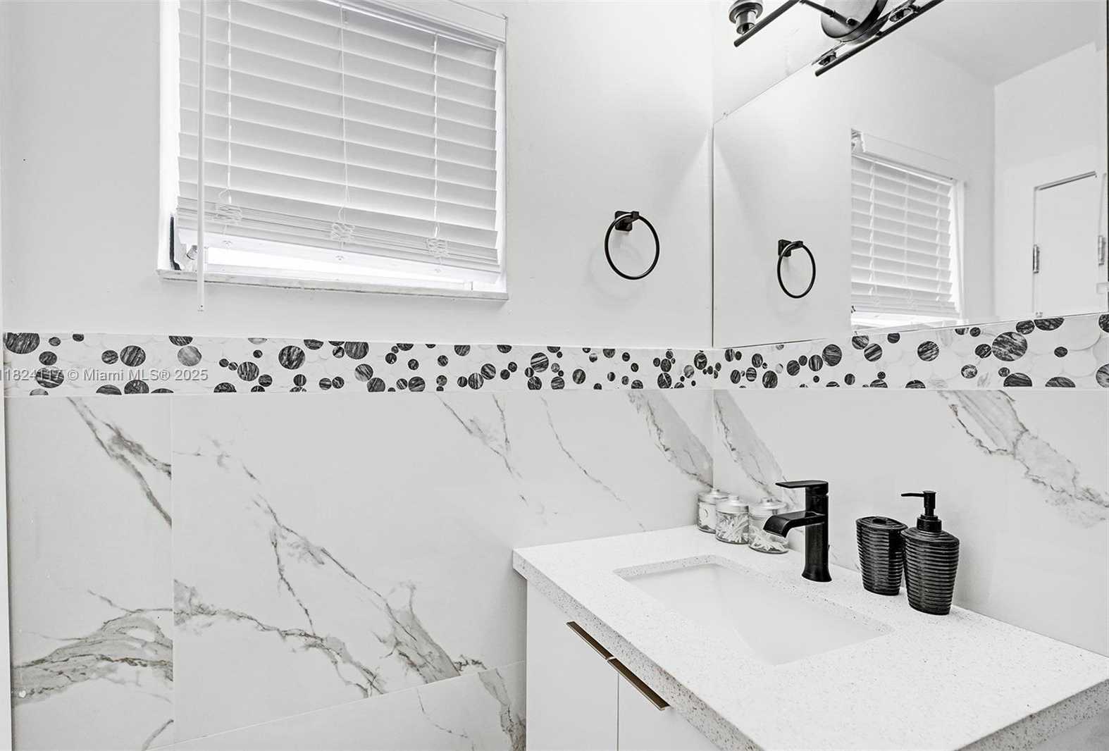 Small Image of 2338 FILLMORE ST #2A, Hollywood Number 25