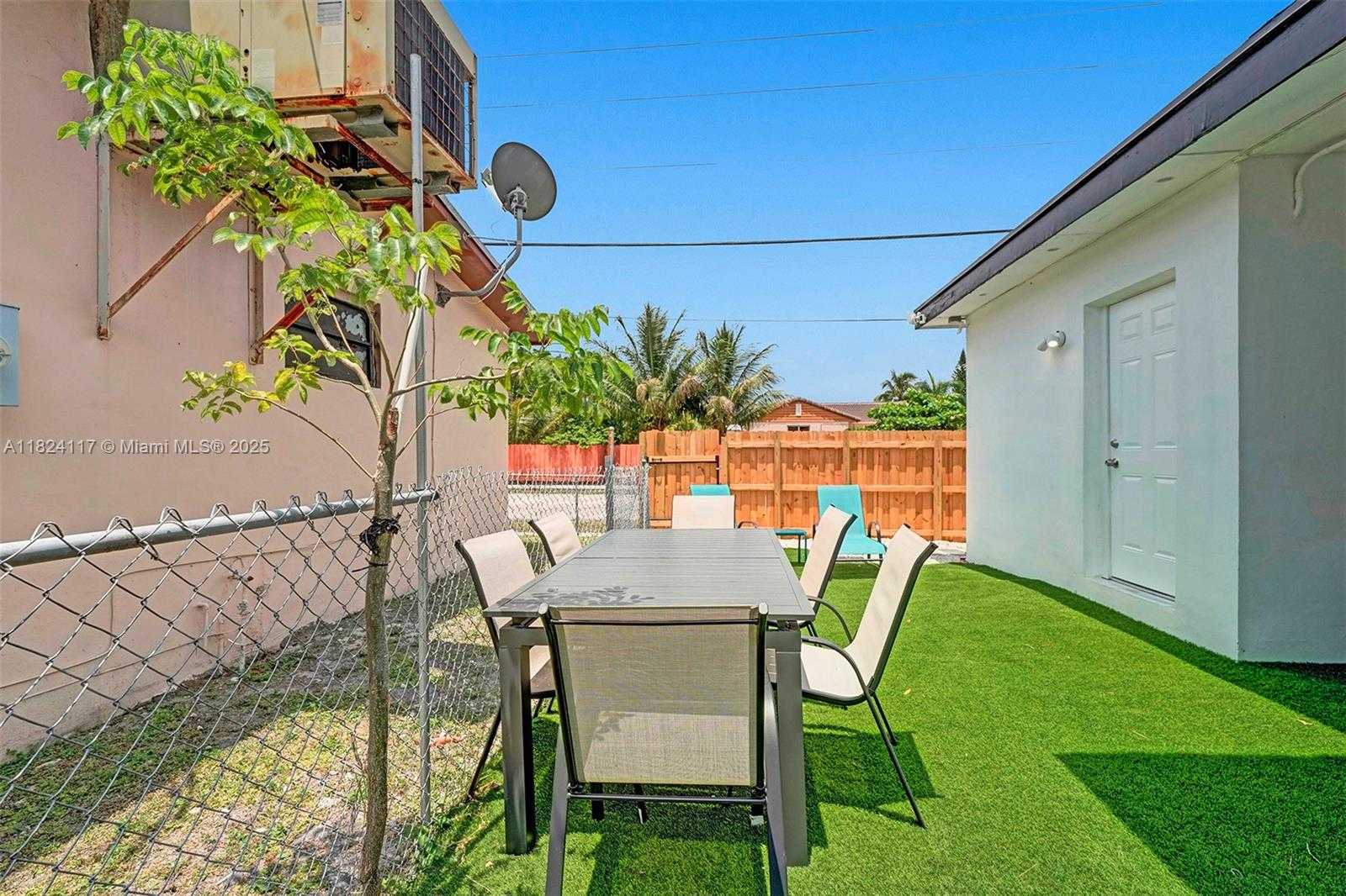 Small Image of 2338 FILLMORE ST #2A, Hollywood Number 35