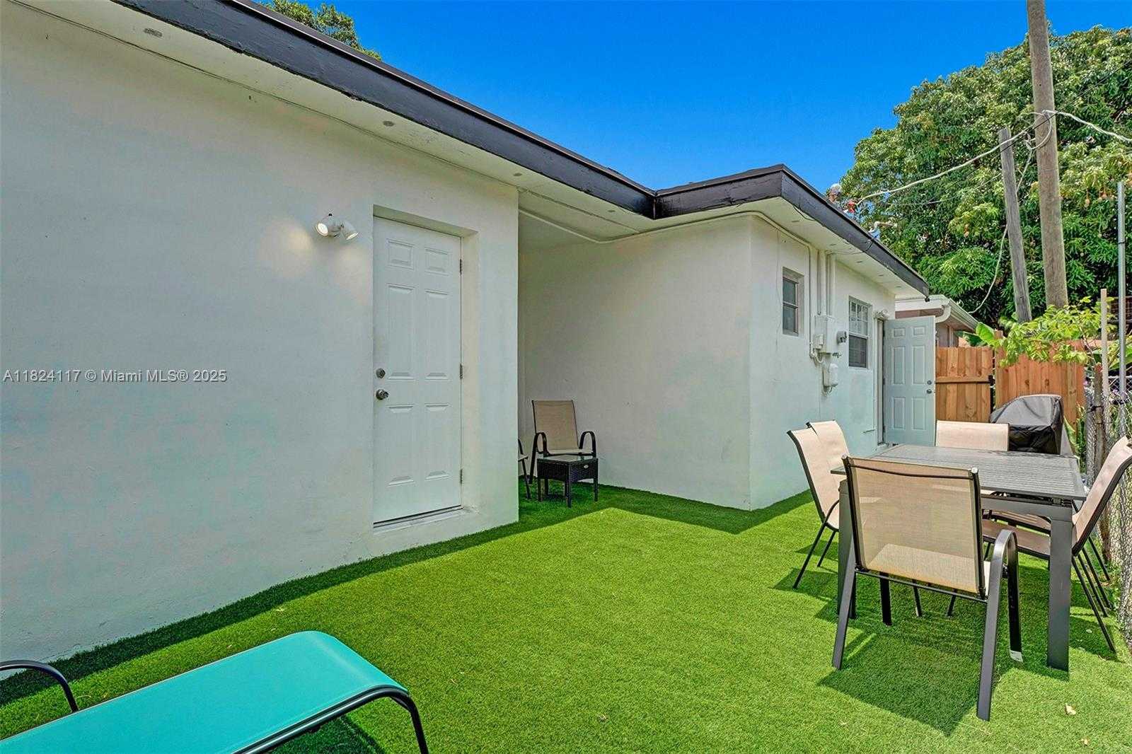 Small Image of 2338 FILLMORE ST #2A, Hollywood Number 37