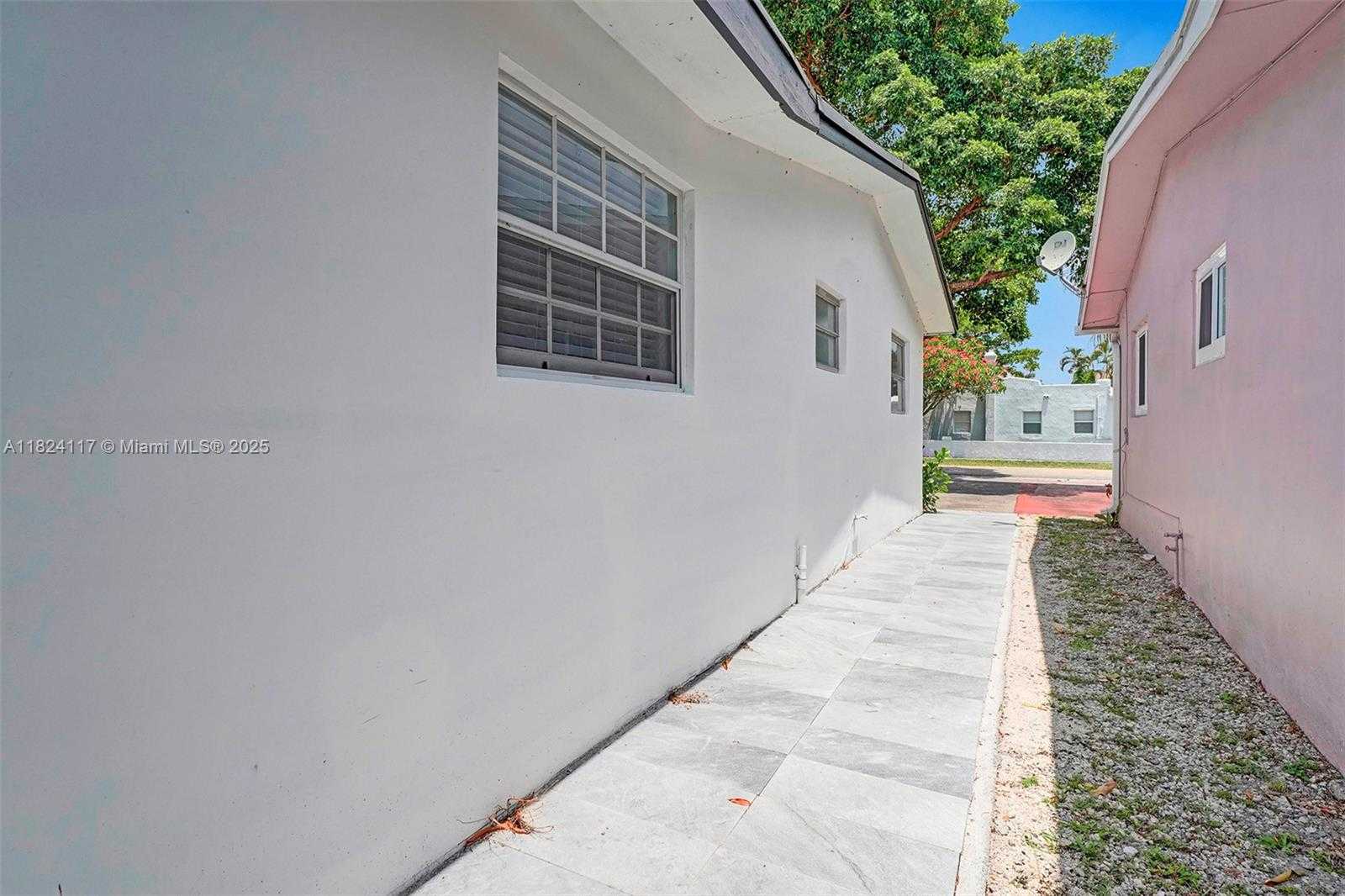 Small Image of 2338 FILLMORE ST #2A, Hollywood Number 40