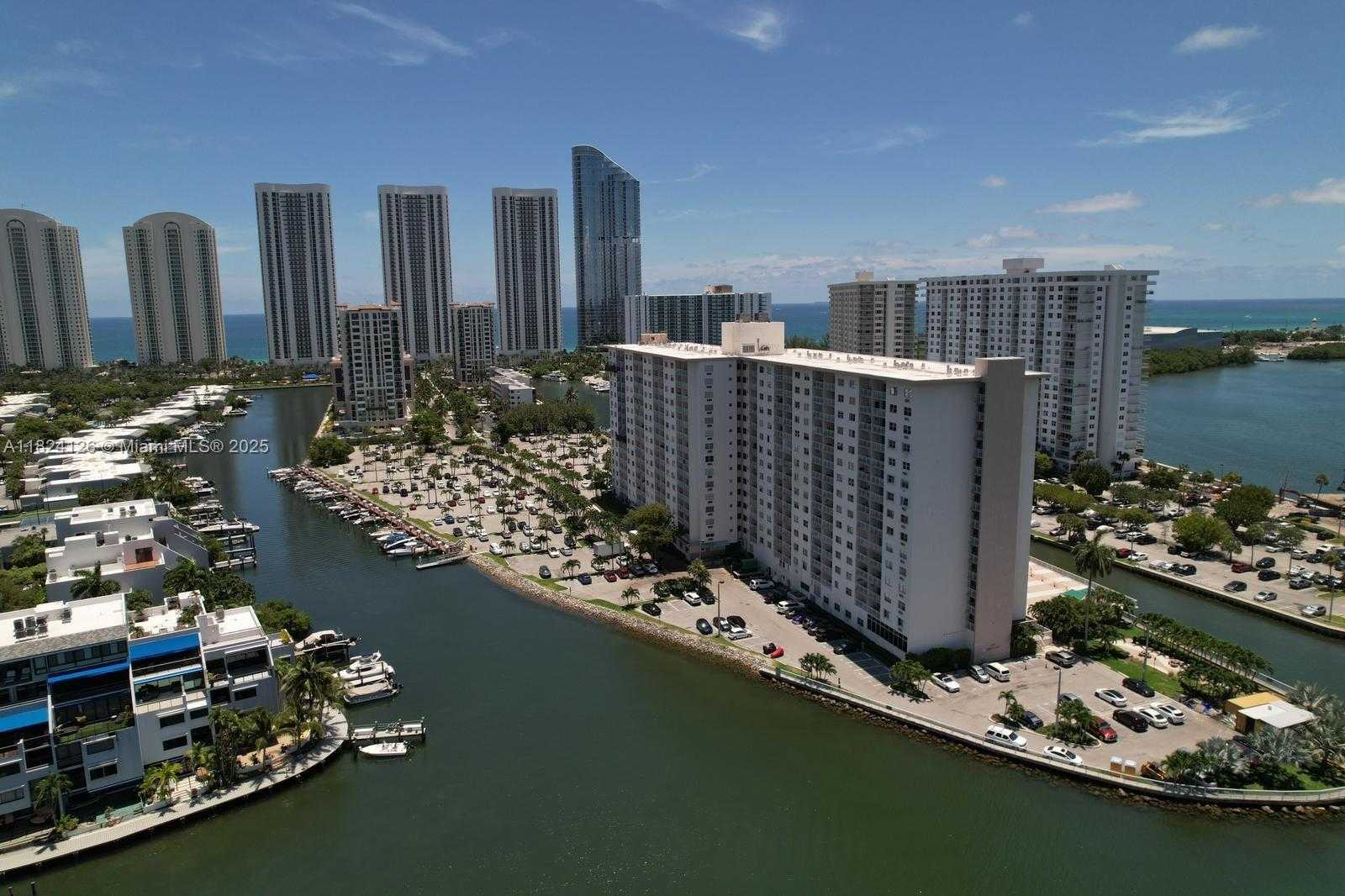 Small Image of 400 KINGS POINT DR #1222, Sunny Isles Beach Number 11