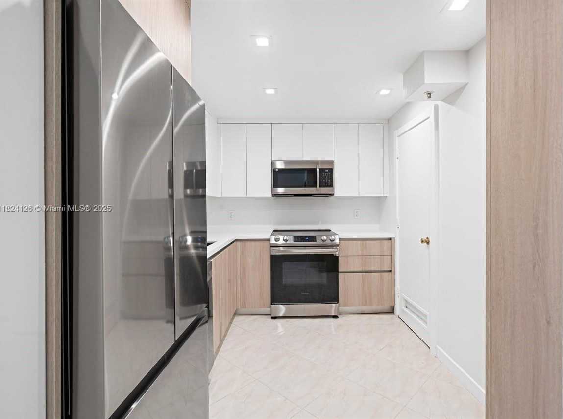 Small Image of 400 KINGS POINT DR #1222, Sunny Isles Beach Number 16
