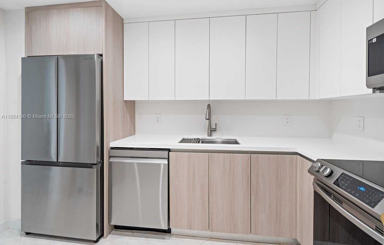 Small Image of 400 KINGS POINT DR #1222, Sunny Isles Beach Number 17