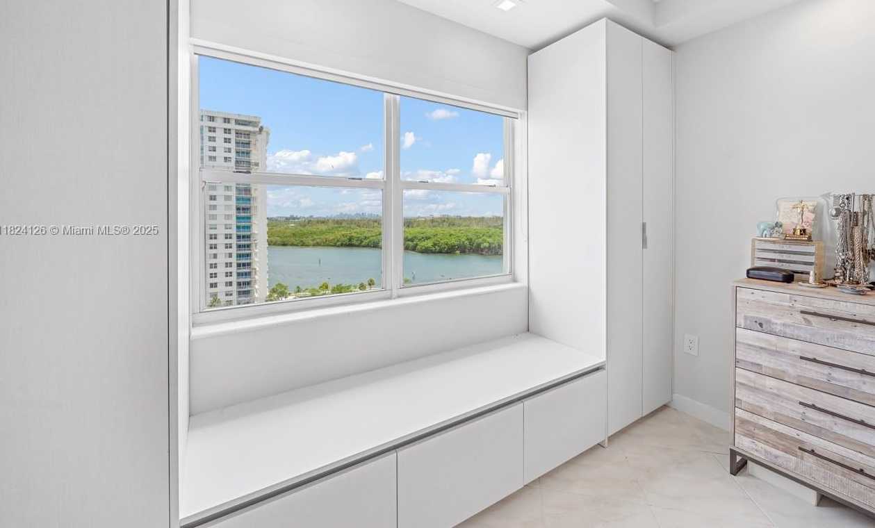 Small Image of 400 KINGS POINT DR #1222, Sunny Isles Beach Number 21