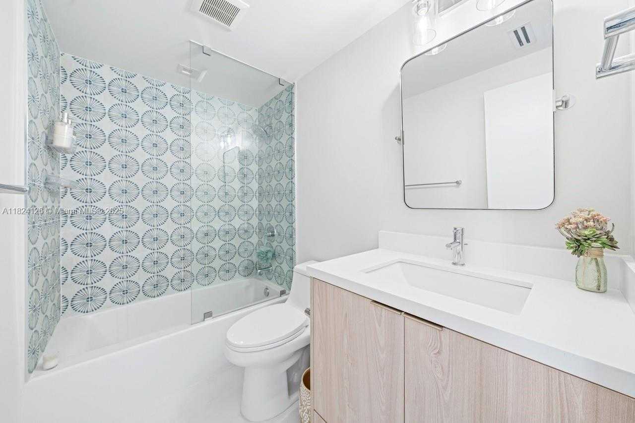 Small Image of 400 KINGS POINT DR #1222, Sunny Isles Beach Number 25