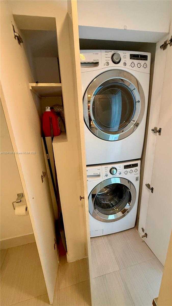 Small Image of 900 BAY DR #906, Miami Beach Number 10