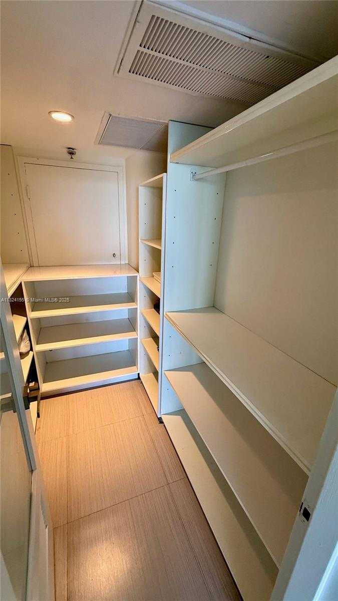 Small Image of 900 BAY DR #906, Miami Beach Number 27