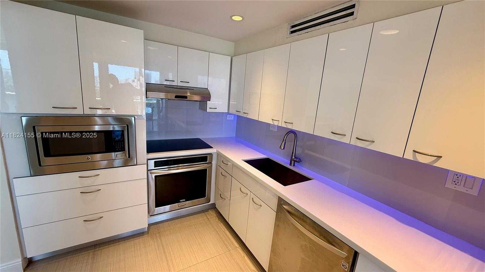 Small Image of 900 BAY DR #906, Miami Beach Number 5