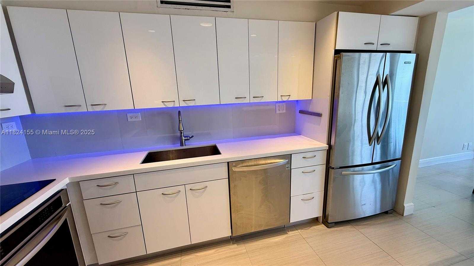 Small Image of 900 BAY DR #906, Miami Beach Number 7