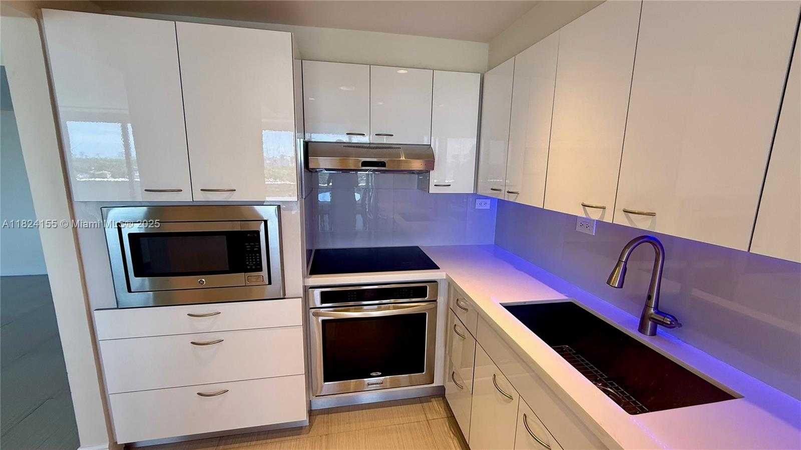 Small Image of 900 BAY DR #906, Miami Beach Number 8