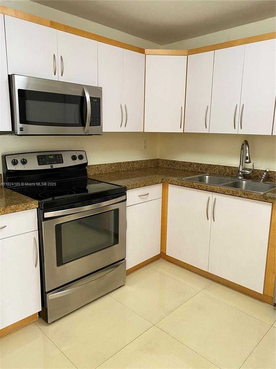Small Image of 1450 BRICKELL BAY DR #311, Miami Number 15