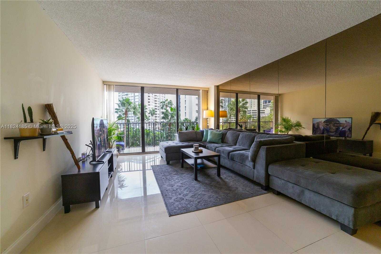 Small Image of 1450 BRICKELL BAY DR #311, Miami Number 19