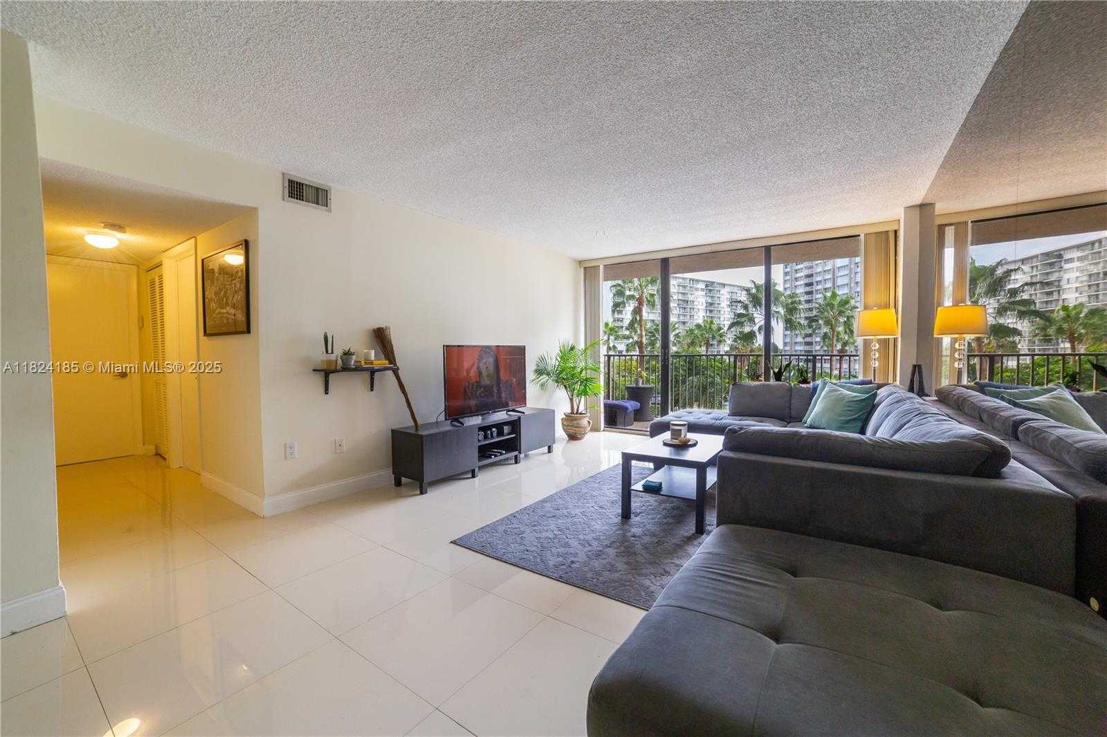 Small Image of 1450 BRICKELL BAY DR #311, Miami Number 20