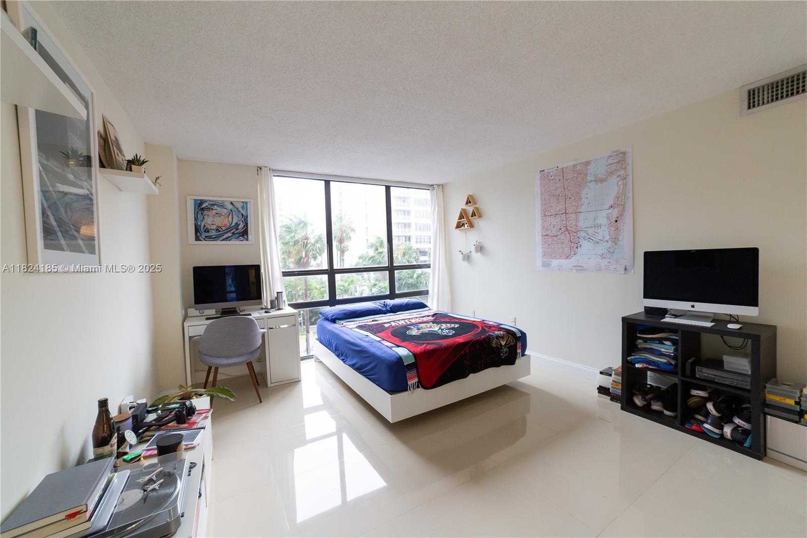 Small Image of 1450 BRICKELL BAY DR #311, Miami Number 3
