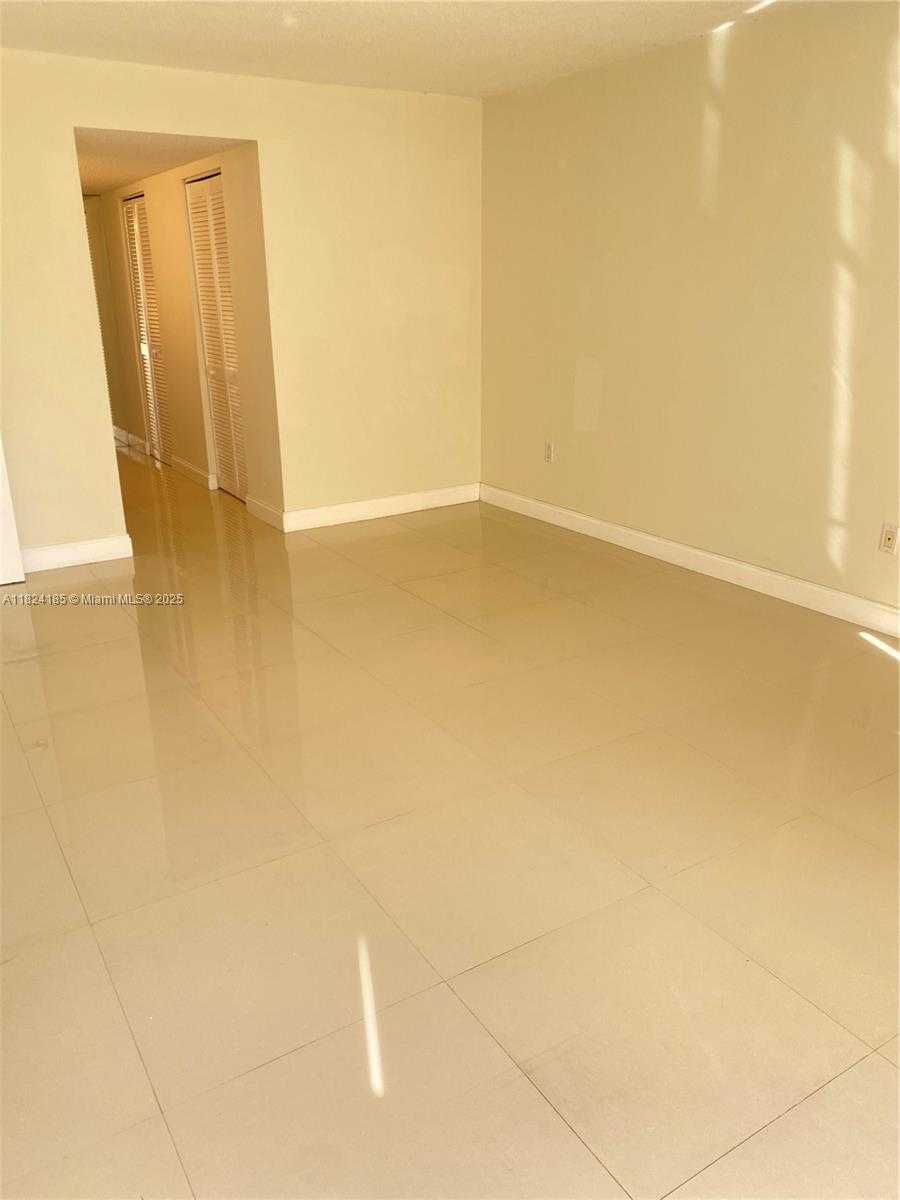 Small Image of 1450 BRICKELL BAY DR #311, Miami Number 5