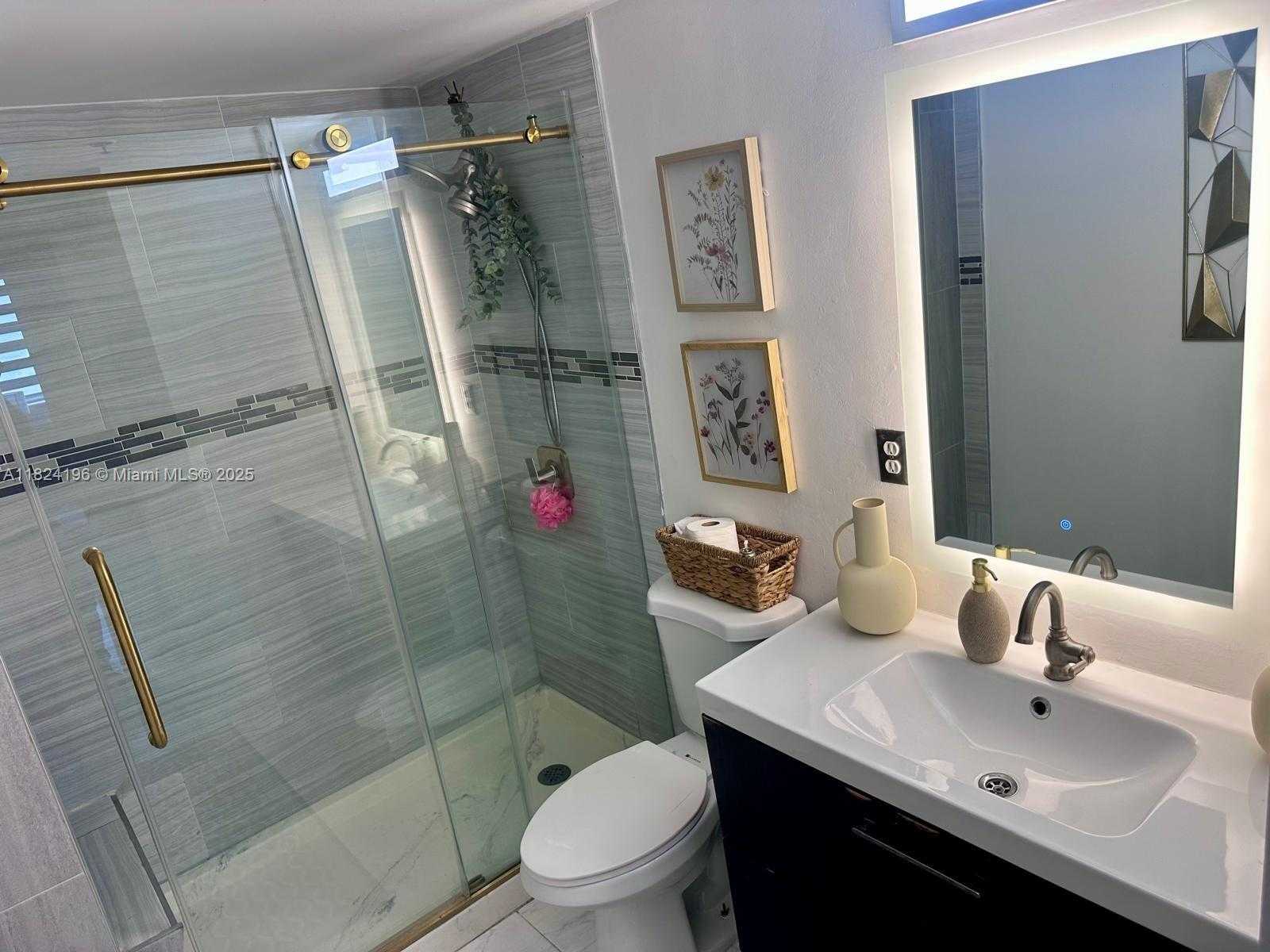 Small Image of 9340 FONTAINEBLEAU BLVD #313, Miami Number 13