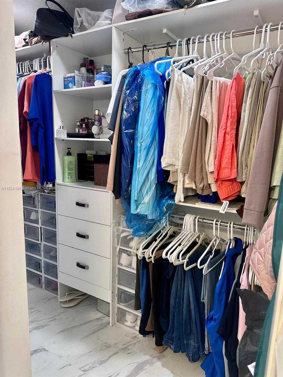 Small Image of 9340 FONTAINEBLEAU BLVD #313, Miami Number 18
