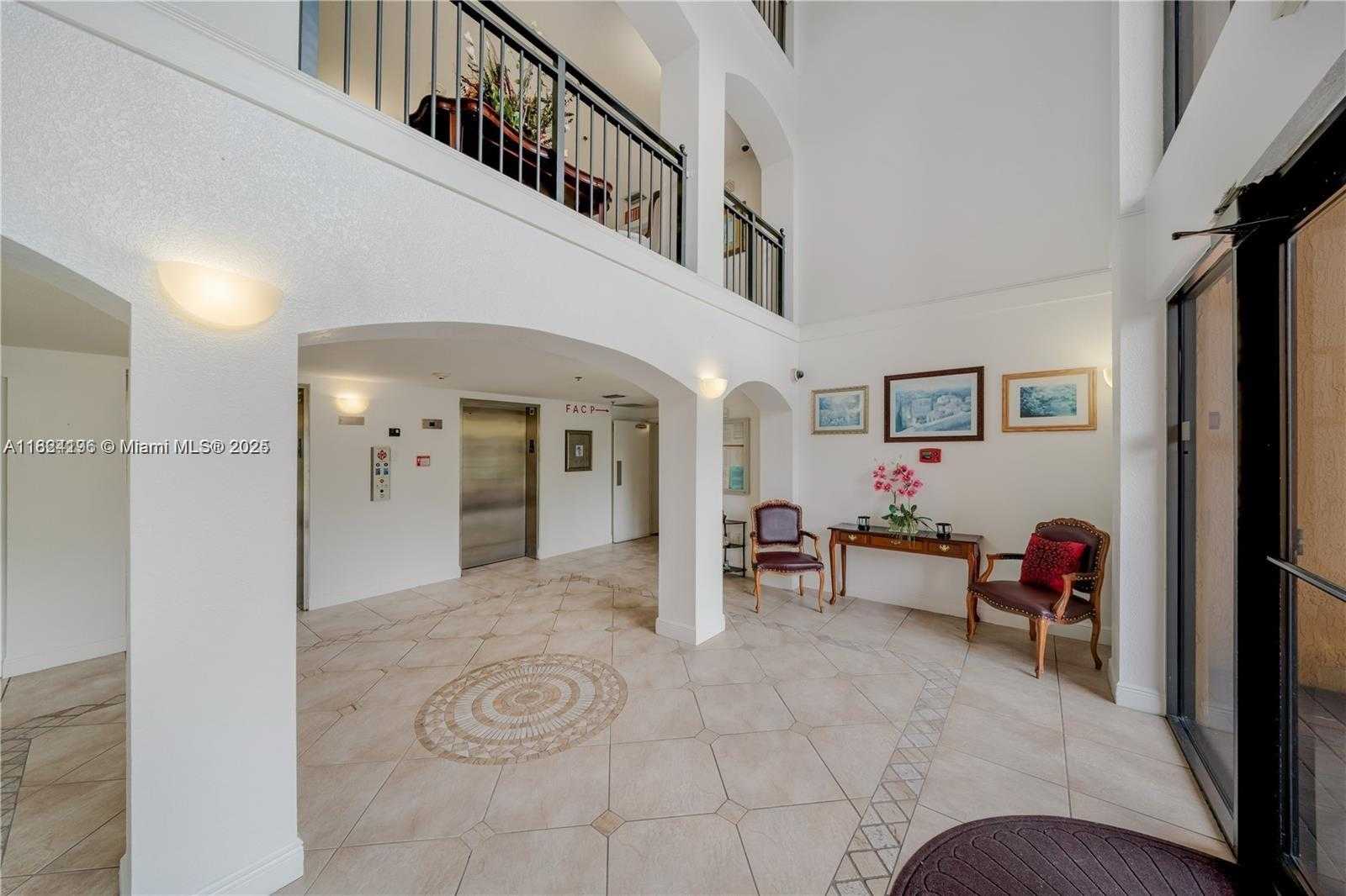 Small Image of 9340 FONTAINEBLEAU BLVD #313, Miami Number 24