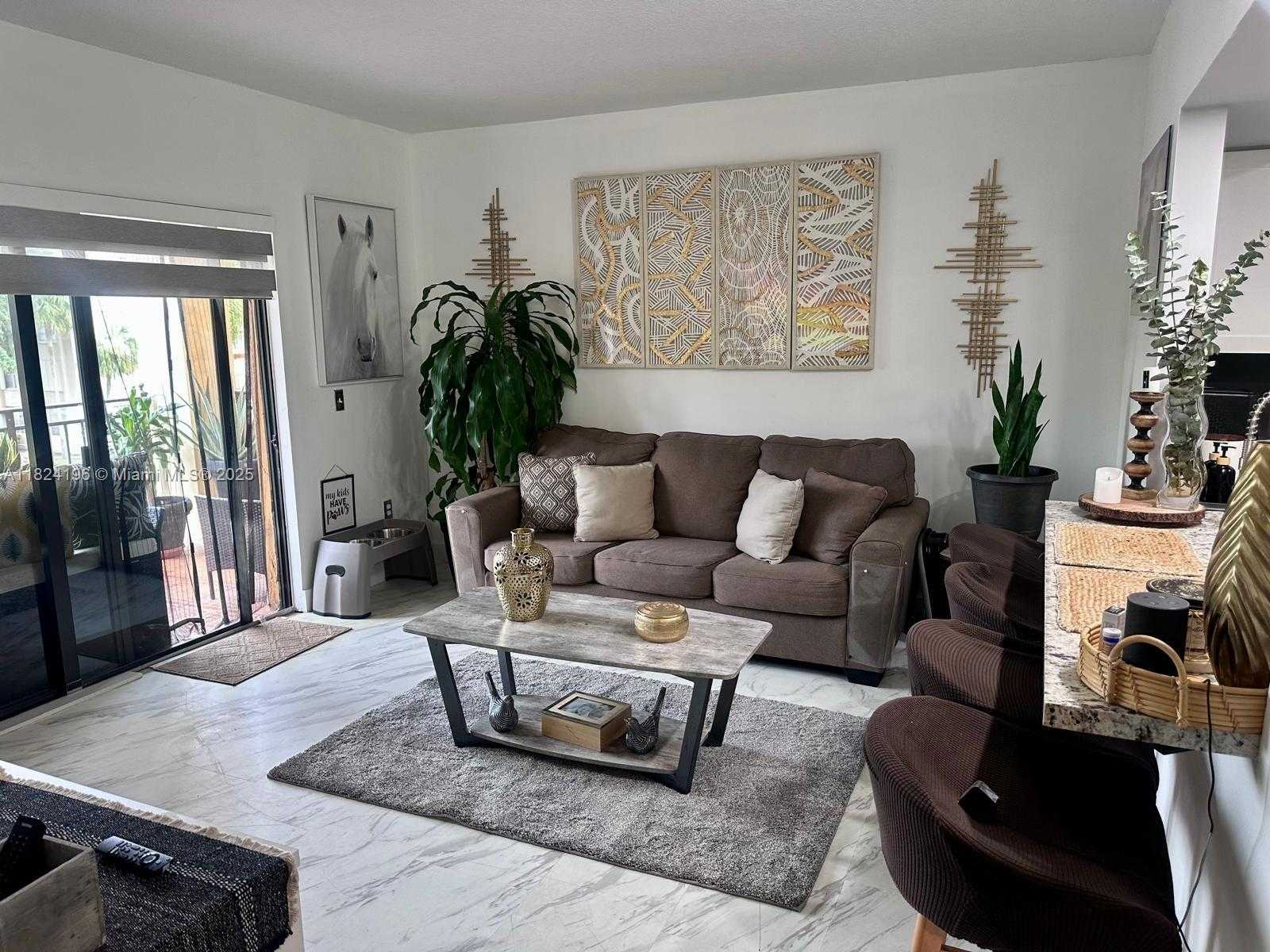 Small Image of 9340 FONTAINEBLEAU BLVD #313, Miami Number 3