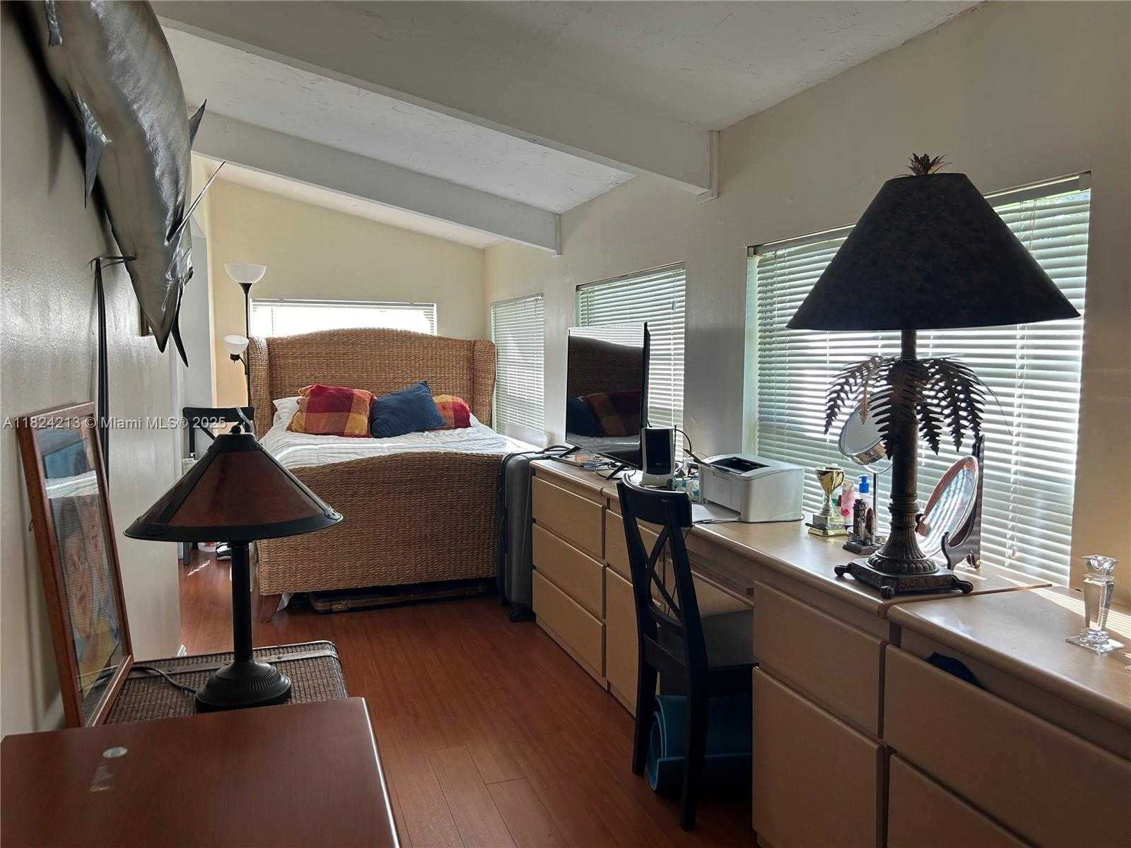 Small Image of 121 BRIARWOOD CIR #1-5, Hollywood Number 10