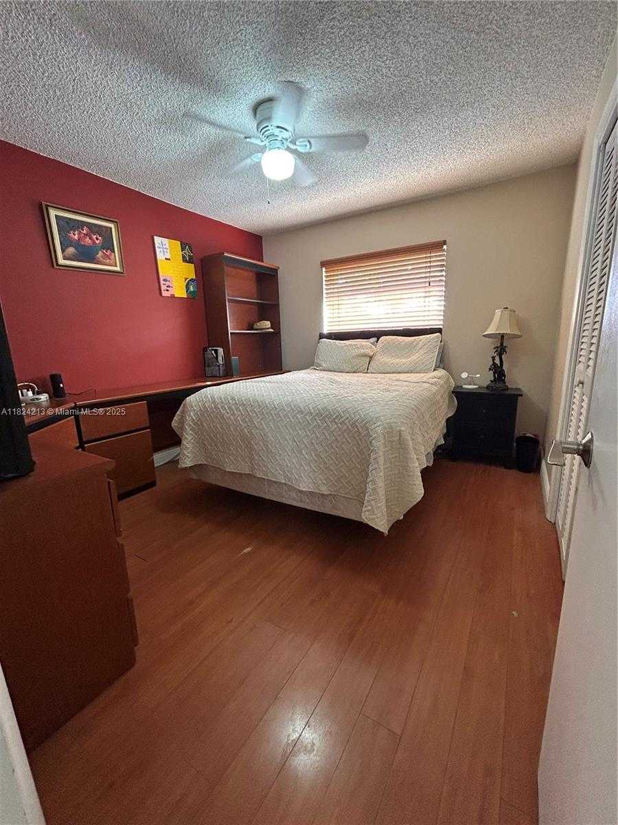 Small Image of 121 BRIARWOOD CIR #1-5, Hollywood Number 12
