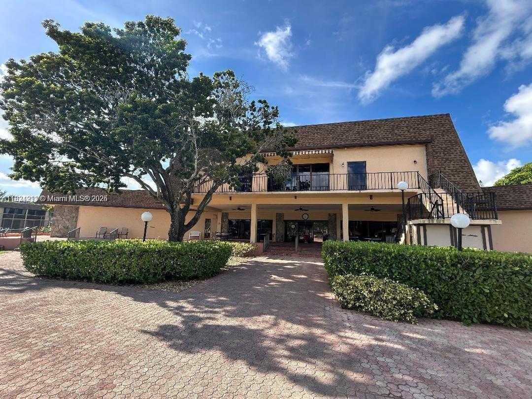 Small Image of 121 BRIARWOOD CIR #1-5, Hollywood Number 24
