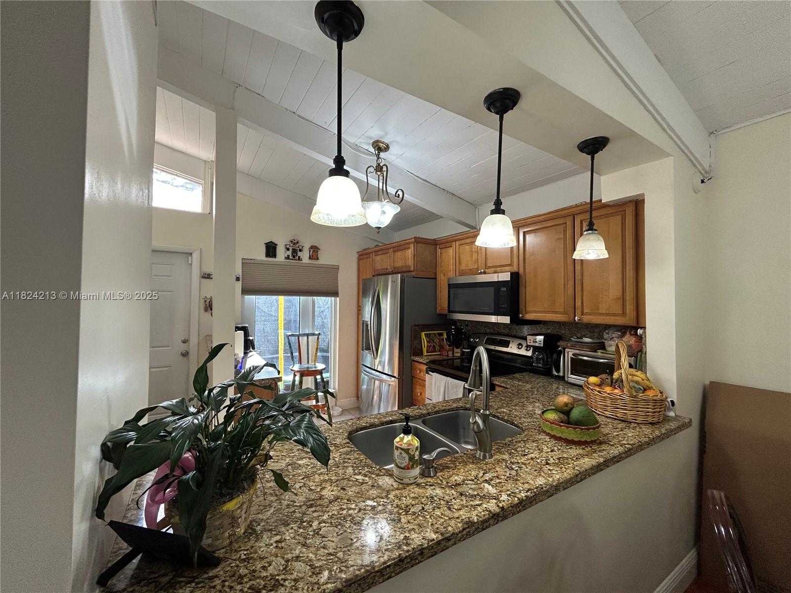 Small Image of 121 BRIARWOOD CIR #1-5, Hollywood Number 4