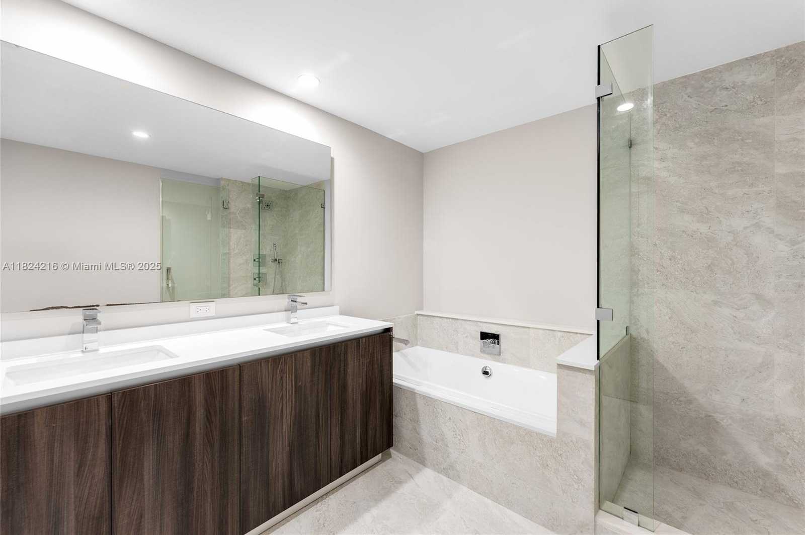 Small Image of 488 NORTH EAST 18 ST #4112, Miami Number 28