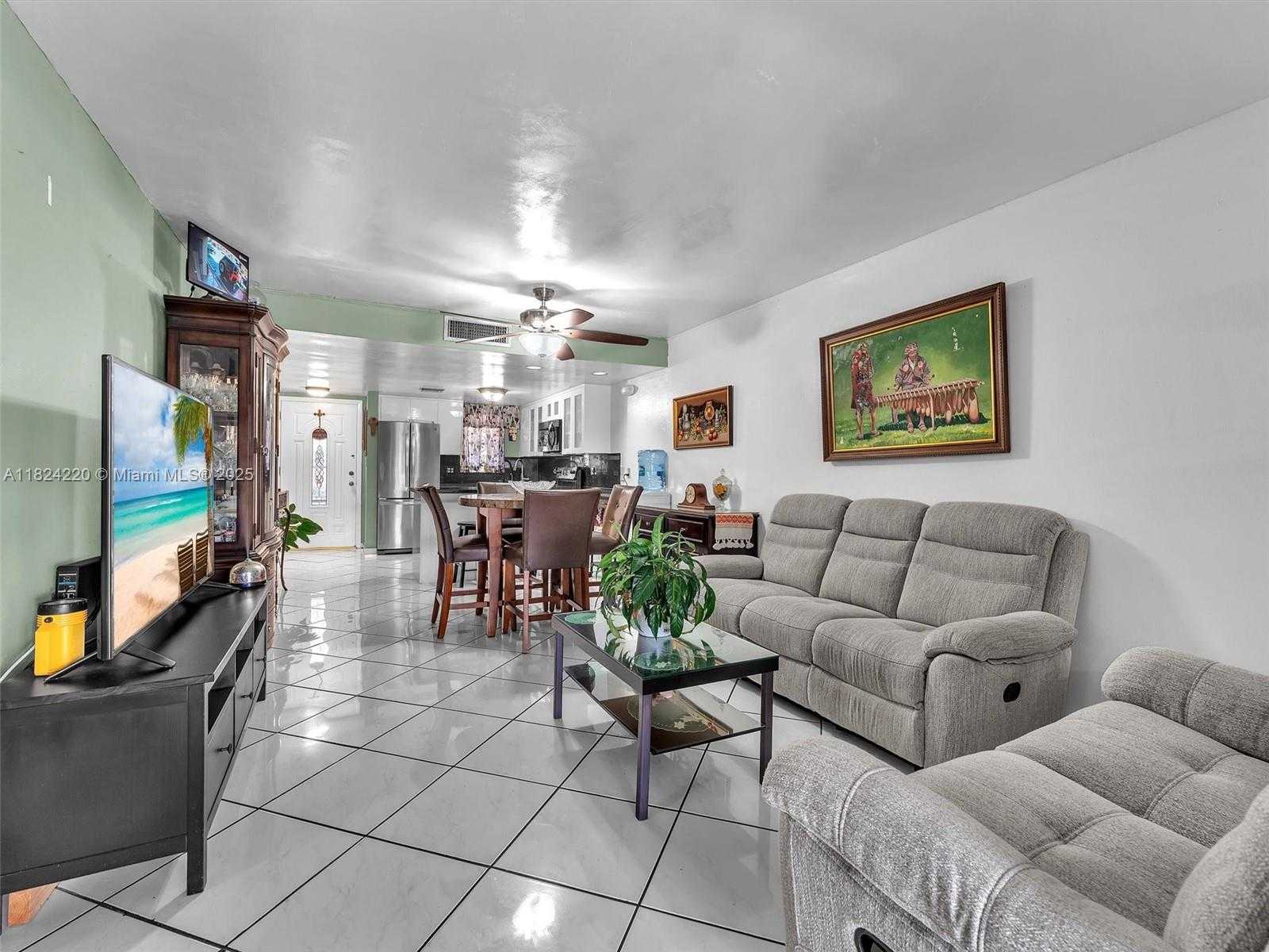 Small Image of 5530 W 26th Ct, Hialeah, FL 33016, USA Number 10