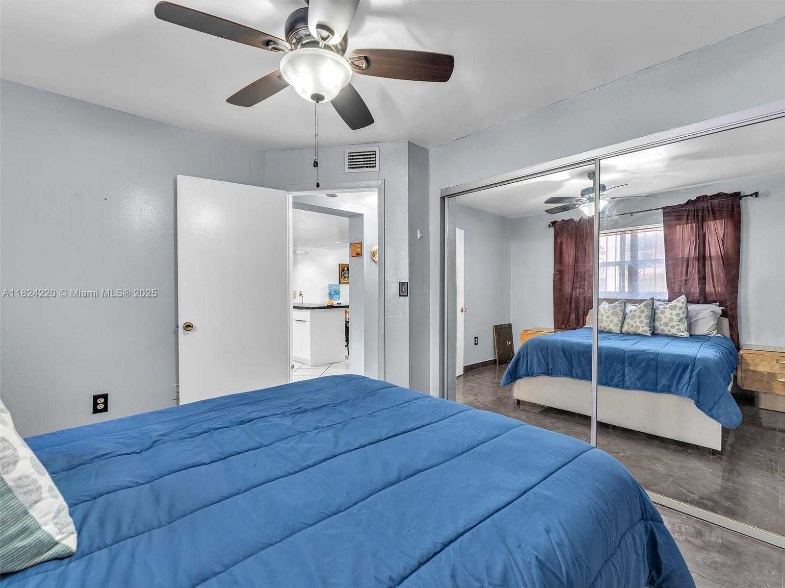 Small Image of 5530 W 26th Ct, Hialeah, FL 33016, USA Number 15