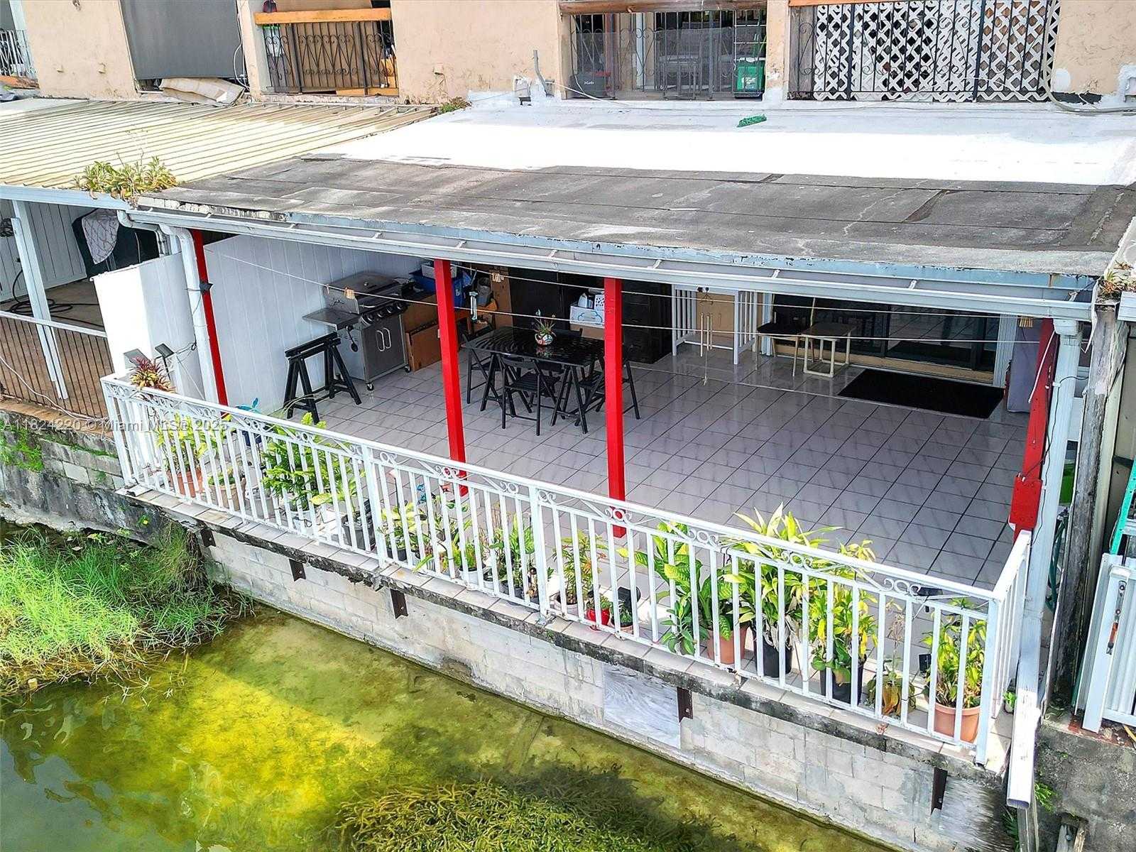 Small Image of 5530 W 26th Ct, Hialeah, FL 33016, USA Number 25