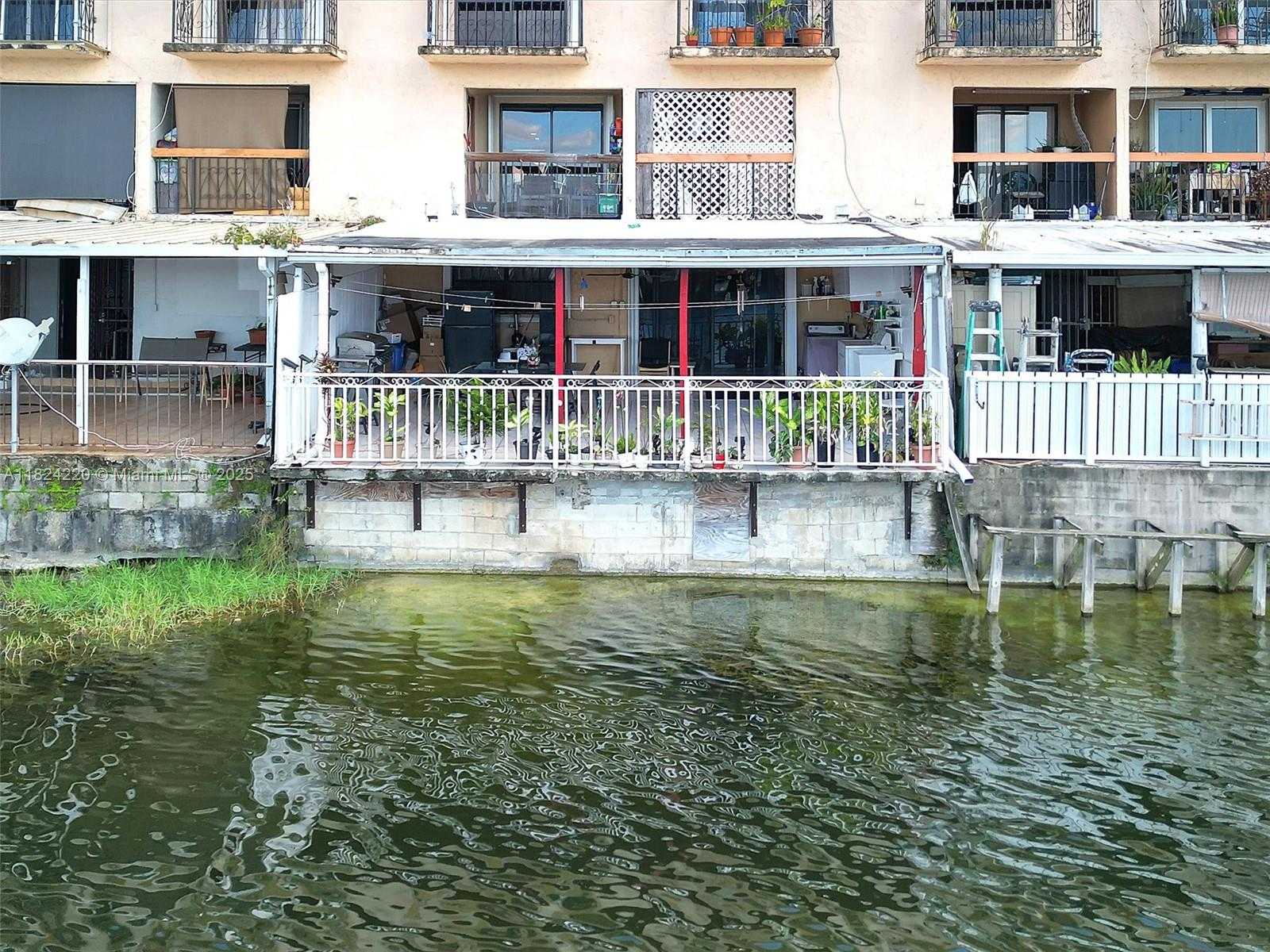 Small Image of 5530 W 26th Ct, Hialeah, FL 33016, USA Number 26