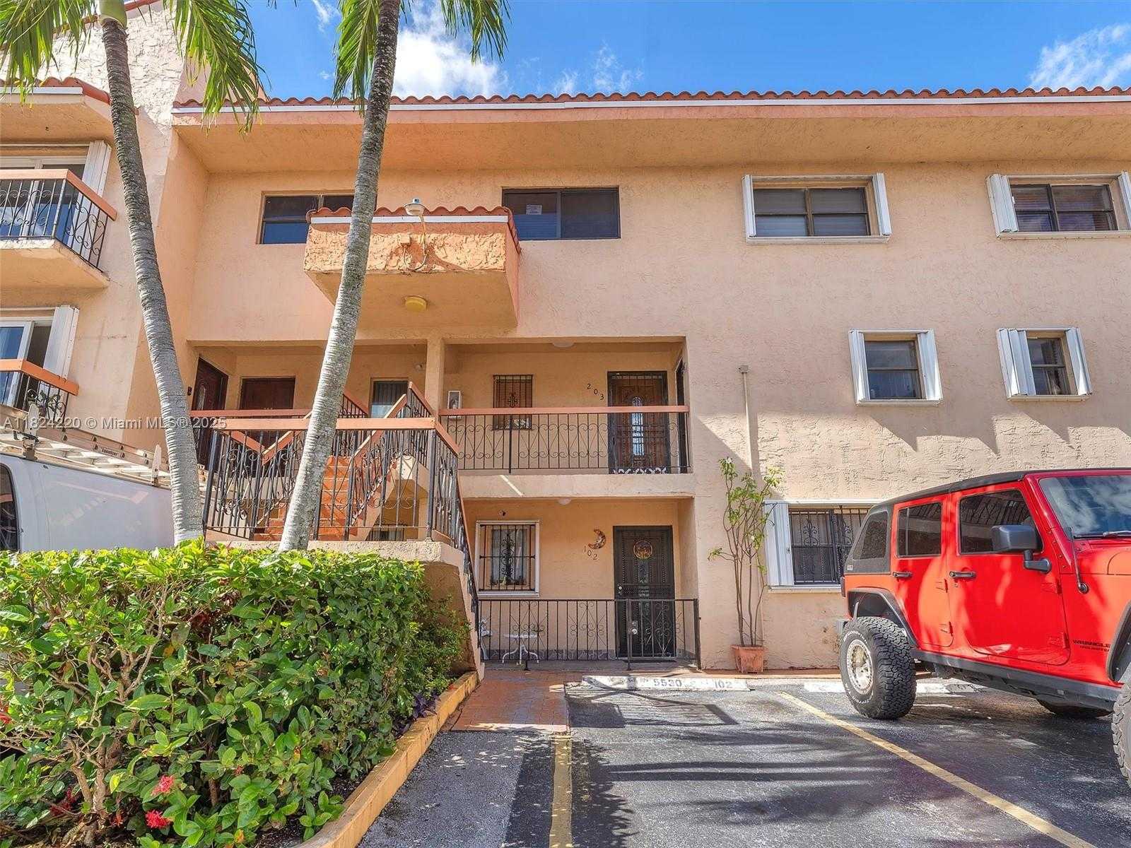 Small Image of 5530 W 26th Ct, Hialeah, FL 33016, USA Number 3