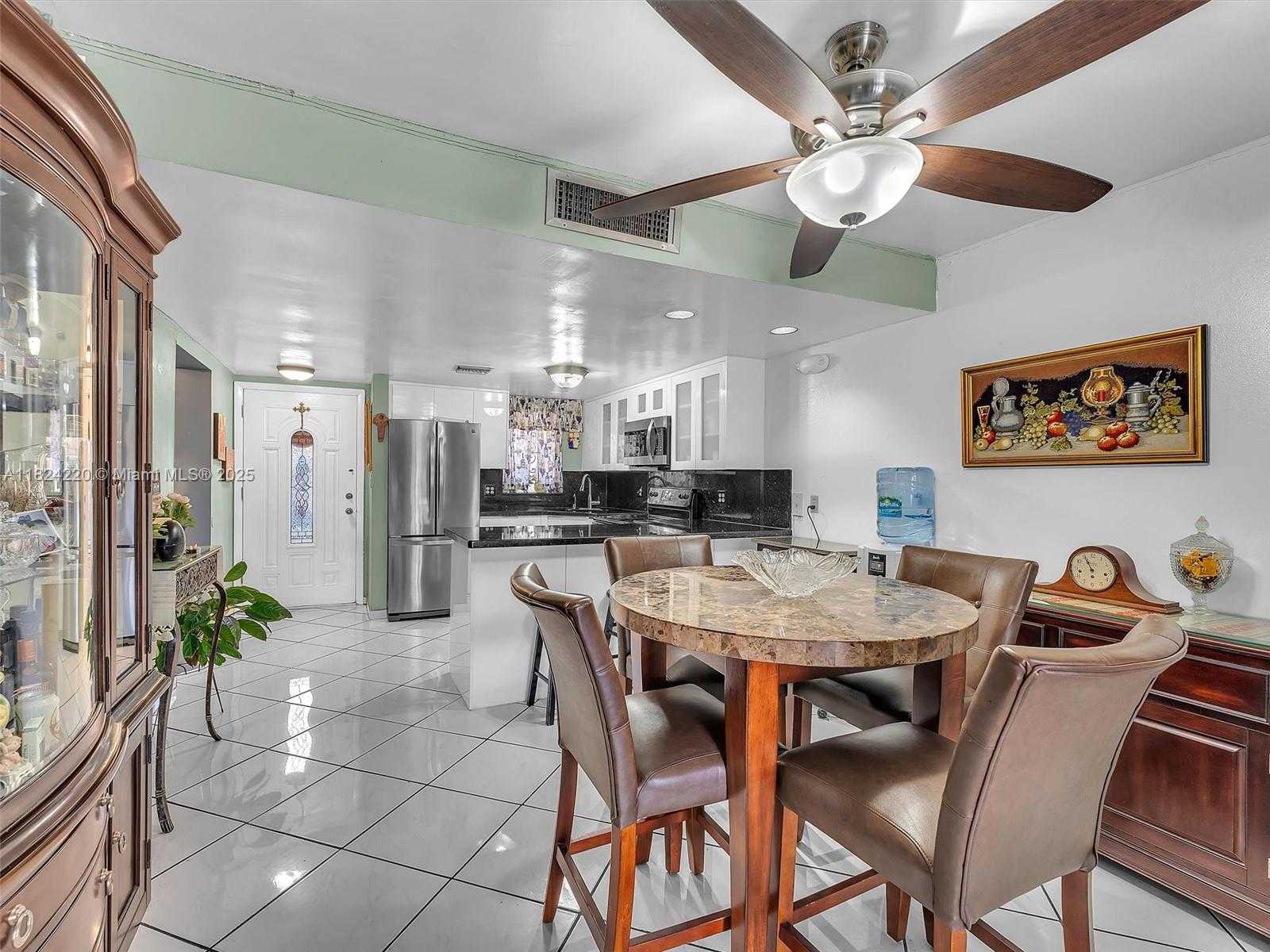 Small Image of 5530 W 26th Ct, Hialeah, FL 33016, USA Number 9