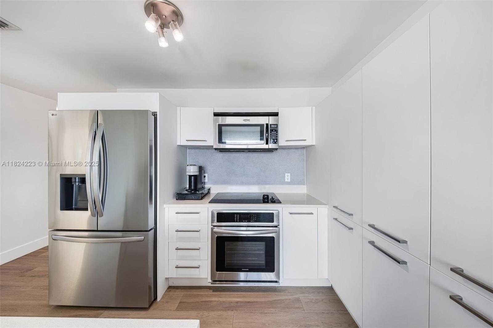 Small Image of 1900 NORTH BAYSHORE DR #4111, Miami Number 14